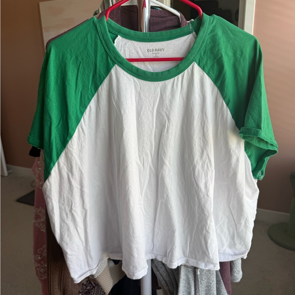 Old Navy Cropped Tee